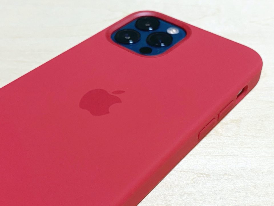 【ウラチェックレビュー】Apple MagSafe対応iPhone 12 | iPhone 12 Proシリコーンケース（アップル）｜Apple純正ならではのしっかりと作られたケースの紹介