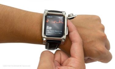 【新商品】Apple Watch4,5,6 44mm専用　腕につけたまま心電図APPが使えるメタル削り出しジャケット　『NOVEL for Apple Watch 6』が発売