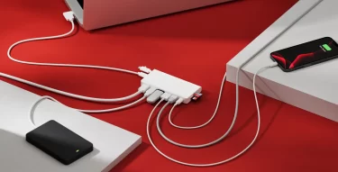 【新商品】1mケーブルと本体に収納可能なトラベルケーブルが付属したTwelve South StayGo USB-C Hub Whiteにホワイトが発売