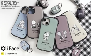 【新商品】「iFace First Class」のスマホケース＆AirTagケースに、大人可愛いくすみカラーのPEANUTS柄が発売