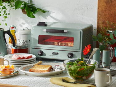 【新商品】食パン 4 枚が一度に焼ける、忙しい朝にうれしいオーブントースター「Toffy 遠赤スチームトースター」が発売